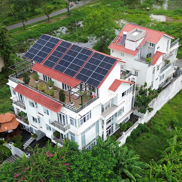 Khách hàng đã lắp pin năng lượng điện mặt trười áp mái